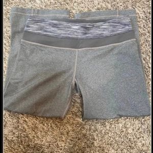 LuluLemon capri leggings LuluLemon capri leggings LuluLemon capri leggings